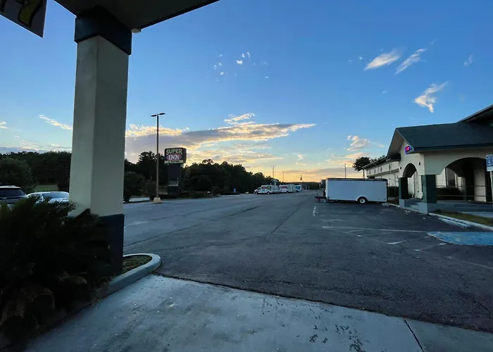 Super Inn And Suites